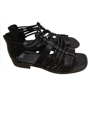 FRYE AND CO. Teaghan Black Strappy Low Block Heel Sandals Size 8.5
